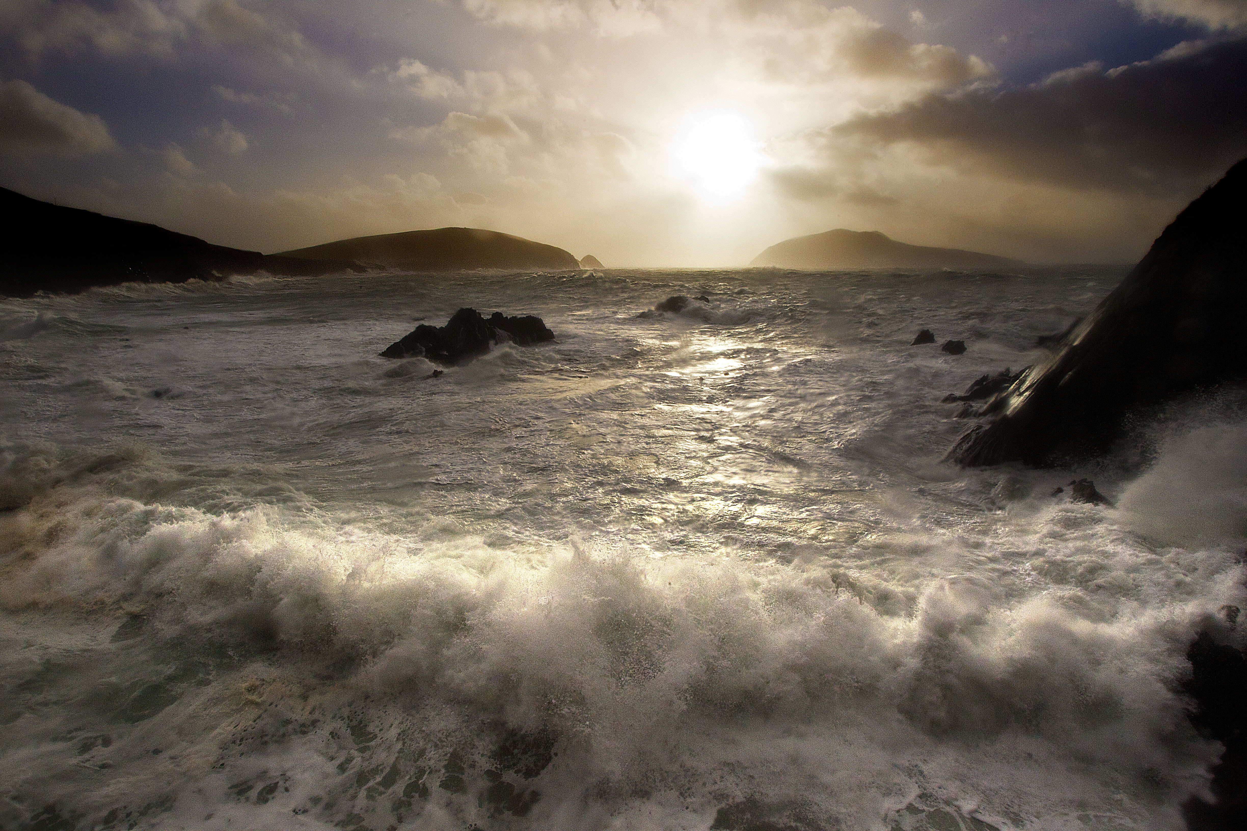 Strong Atlantic Sea swells and winds of 120km crashing in on Dun Chaoin , Dingle Peninsula, County Kerry.Photo:Valerie O'Sullivan/issued 11-11-2010
